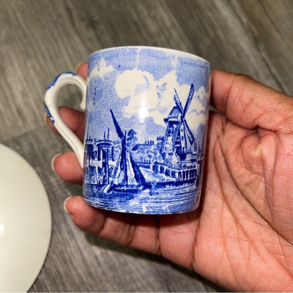 Palissy Pottery Thames River Scenes Demitasse Cup and Saucer Made in England - Picture 6 of 7